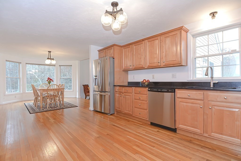 35 Huntsbridge Road North Attleboro, MA 02760 - Photo 8 of 41 Gallery Image 8