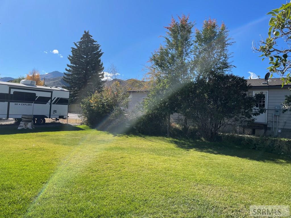 240 East Valley Road Challis, ID 83226 - Photo 4 of 31