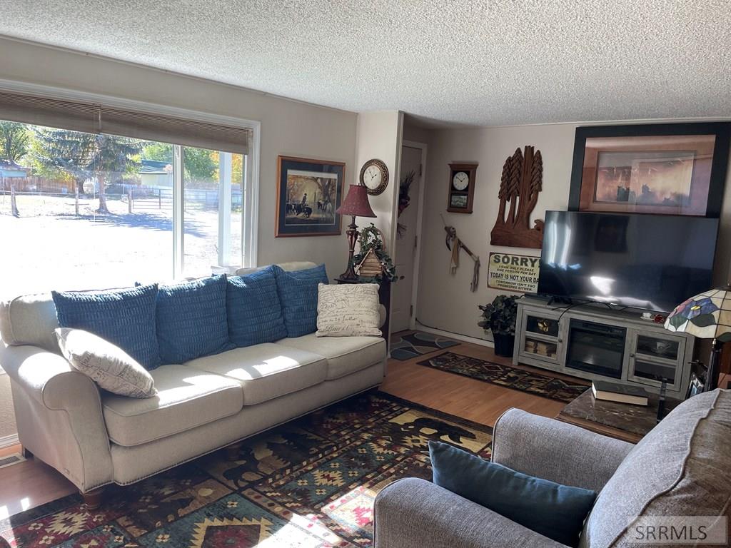 240 East Valley Road Challis, ID 83226 - Photo 5 of 29