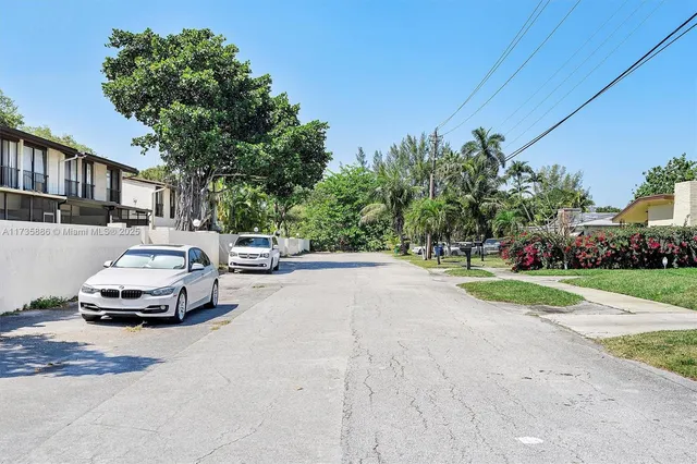 $12,900 | 2541 Northeast 195th Street, Miami, FL 33180