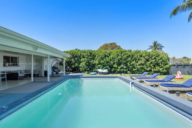 $12,900 | 2541 Northeast 195th Street, Miami, FL 33180