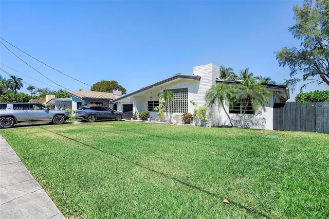 $12,900 | 2541 Northeast 195th Street, Miami, FL 33180