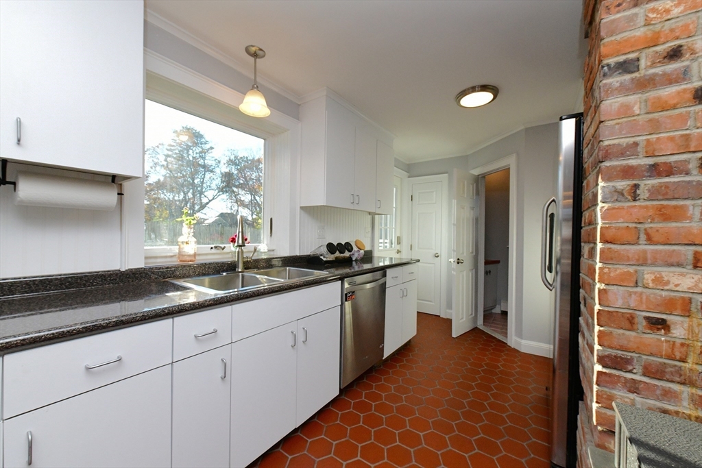 80 Hunters Brook Road Bourne, MA 02562 - Photo 10 of 40 Gallery Image 10