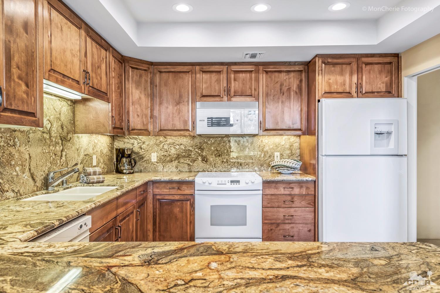 910 Island Drive, Unit 209 Rancho Mirage, CA 92270 - Photo 11 of 46 Additional Photo