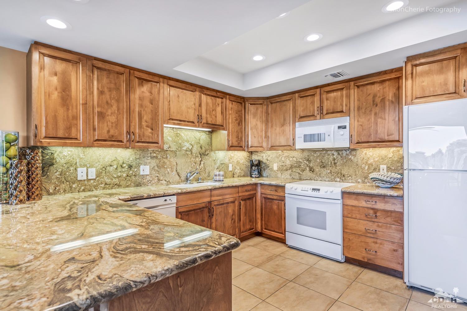 910 Island Drive, Unit 209 Rancho Mirage, CA 92270 - Photo 10 of 46 Additional Photo