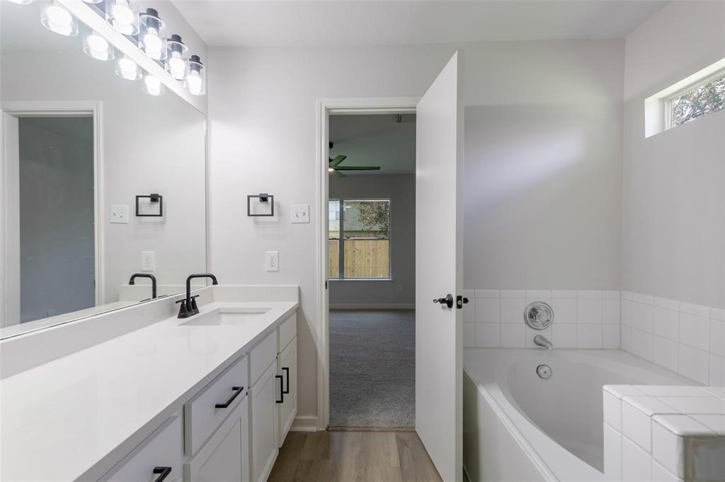 16711 Hollow Ridge Drive Houston, TX 77053 - Photo 14 of 20