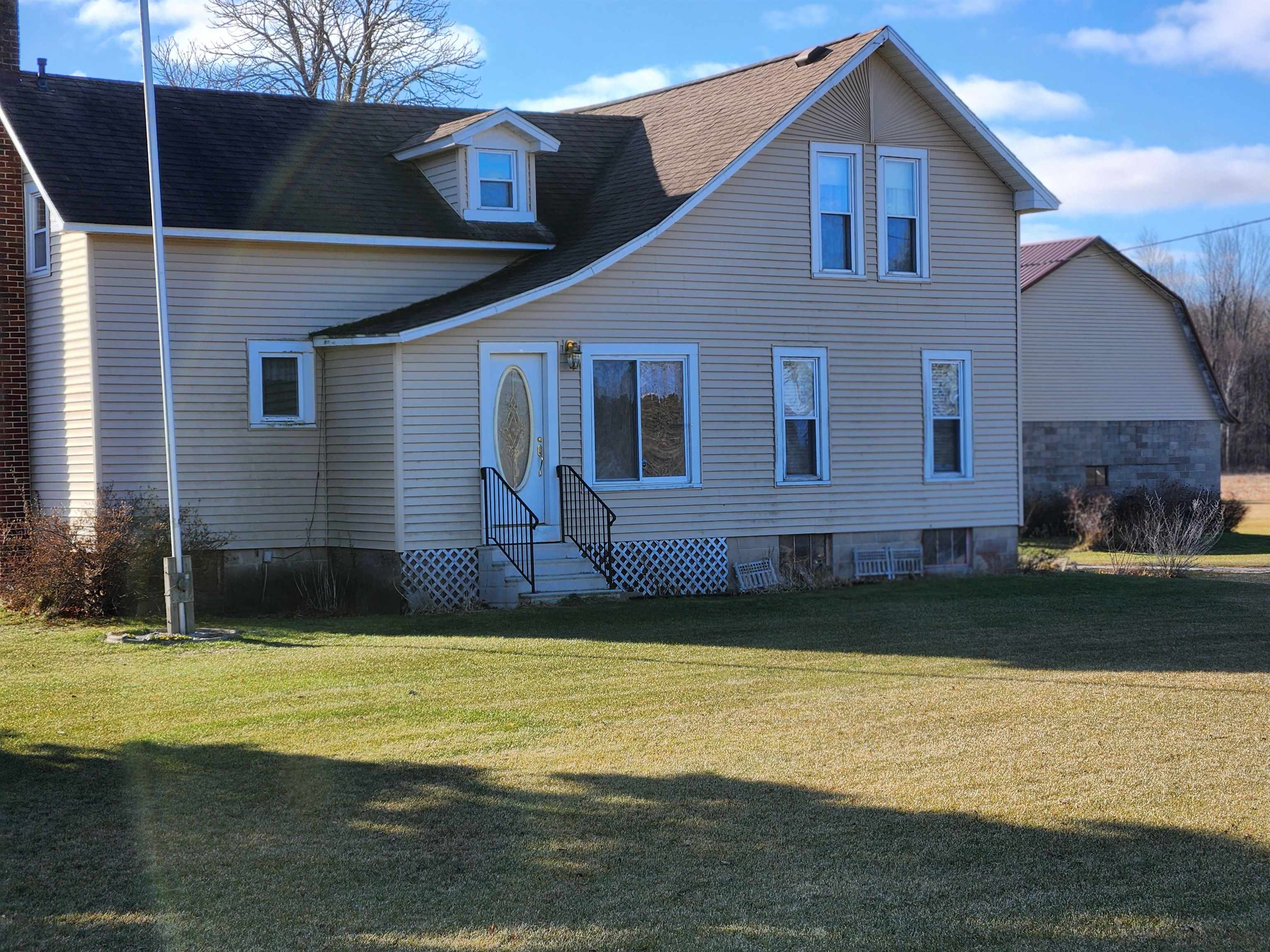 683 Hickory Island Road Standish, MI 48658 - Photo 2 of 31