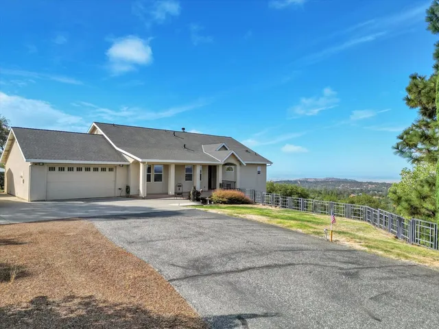 a view of an outdoor space and yard