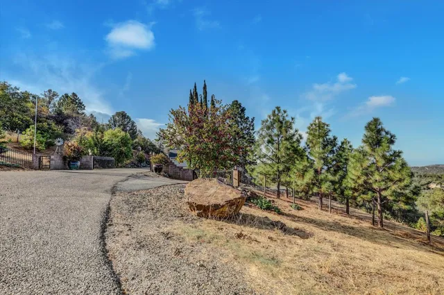 $850,000 | 10454 Canyon Creek Lane, Penn Valley, CA 95946