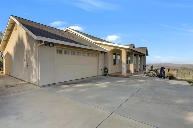 $850,000 | 10454 Canyon Creek Lane, Penn Valley, CA 95946