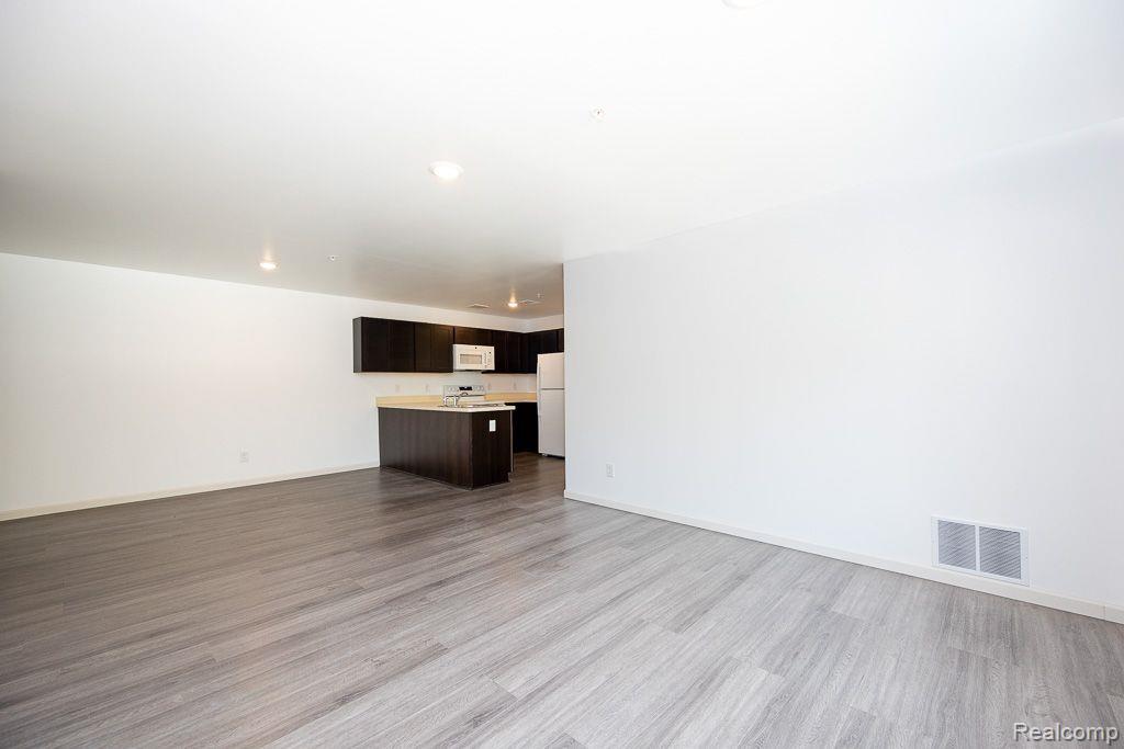 35410 Van Born Road, Unit 305 Wayne, MI 48184 - Photo 8 of 39
