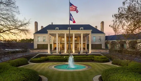 $1,950,000 | 2325 Welch Street, Unit 704, Houston, TX 77019
