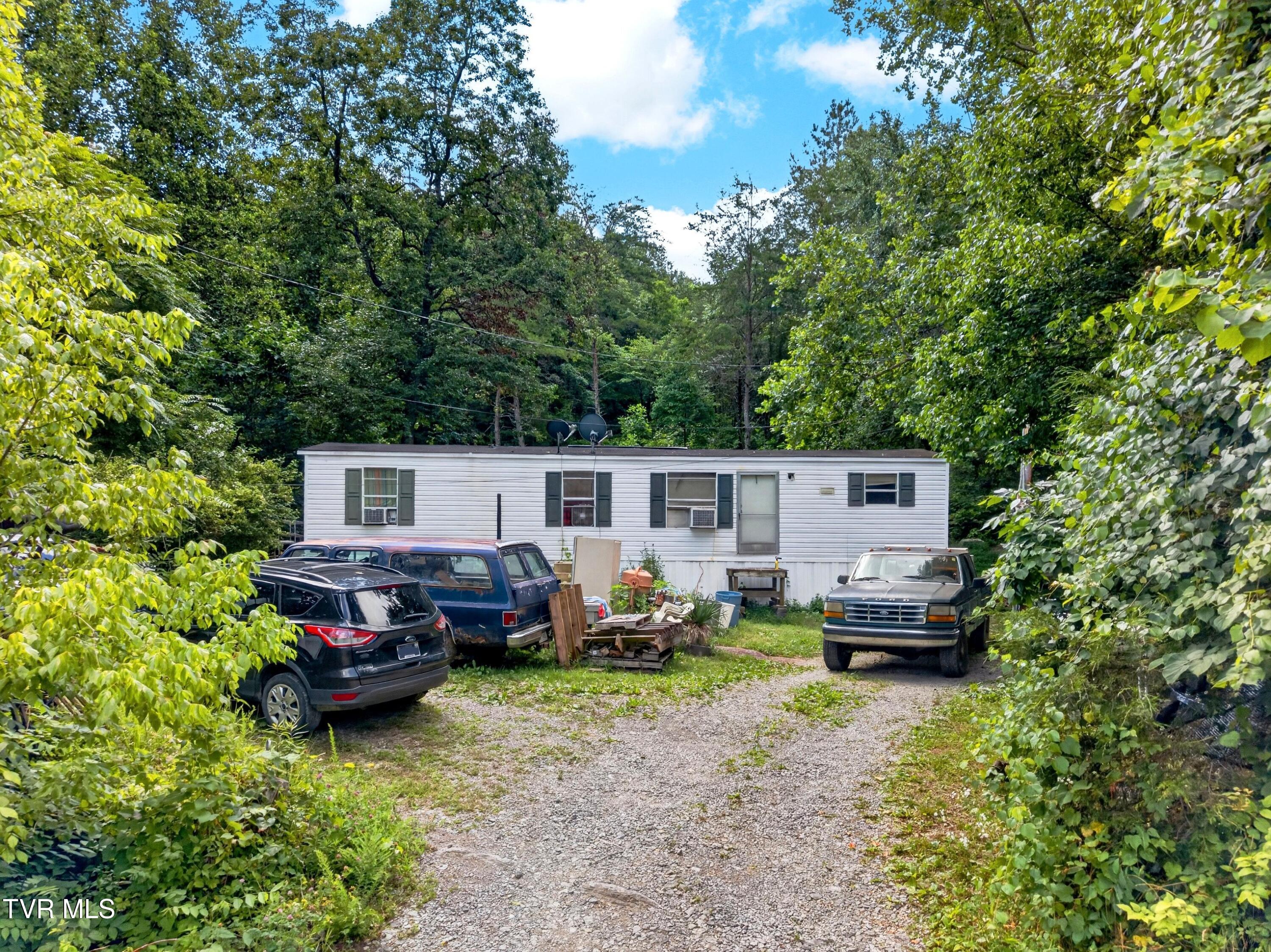 2087 Bullen Valley Road Thorn Hill, TN 37881 - Photo 4 of 29 002-2087BullenValleyRoad-ThornHill-TN-37