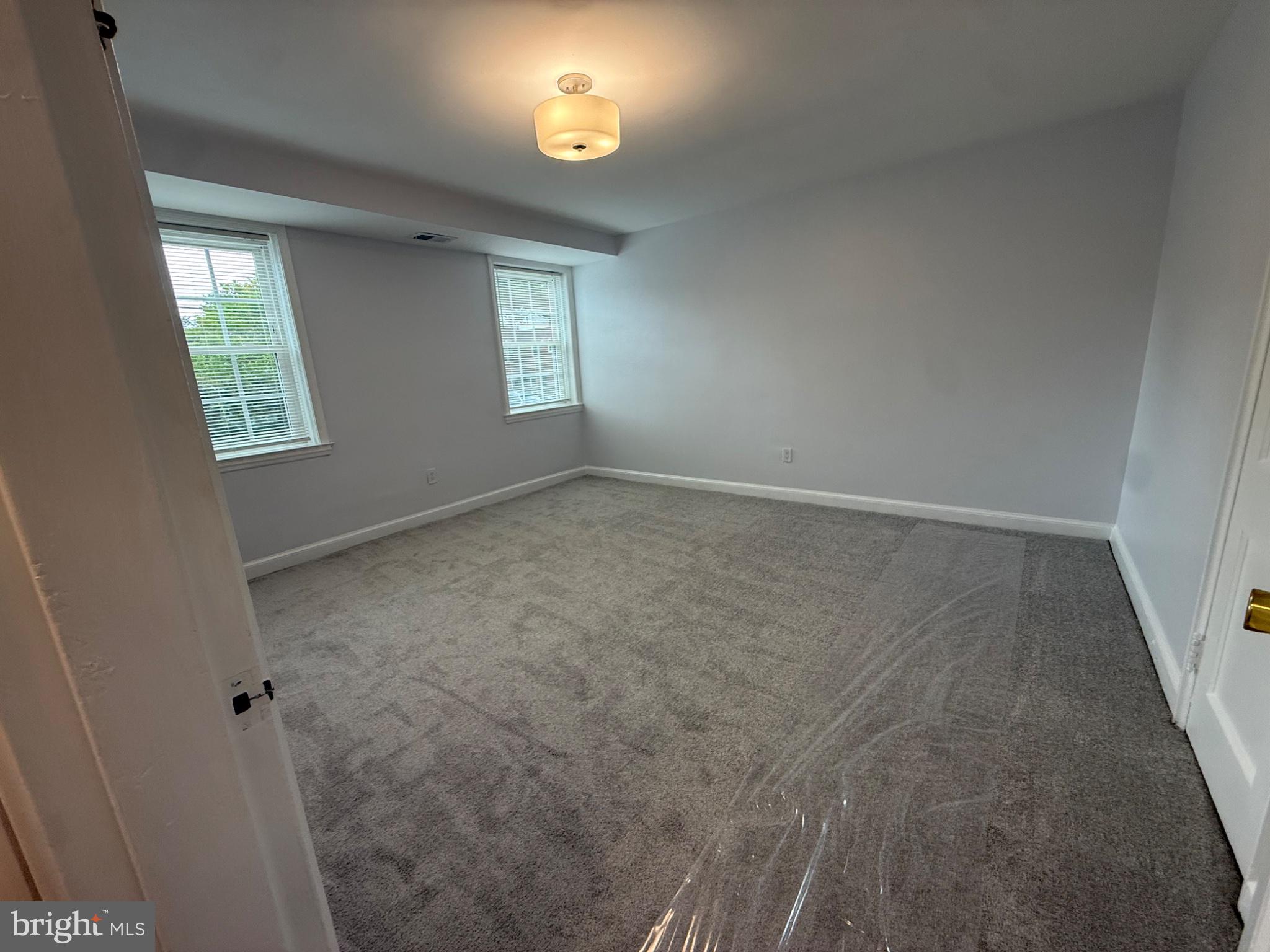 2902 13th Road South, Unit 4021 Arlington, VA 22204 - Photo 8 of 14 Spacious, light-filled room awaits you.