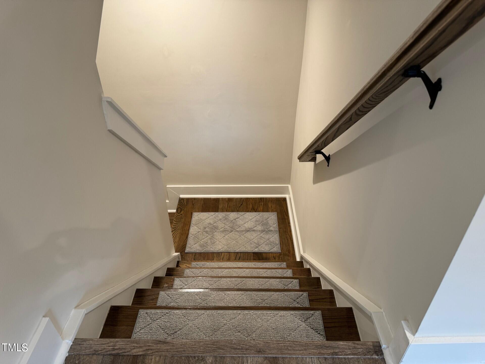 4013 Emerald Green Road Raleigh, NC 27612 - Photo 16 of 36 Beautiful Staircase