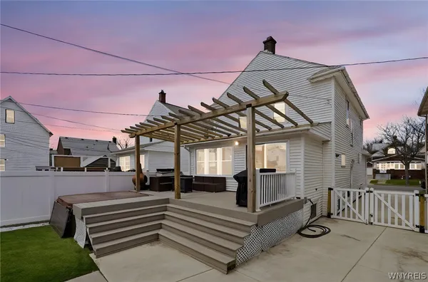 $300,000 | 17 Crosby Avenue, Tonawanda, NY 14217