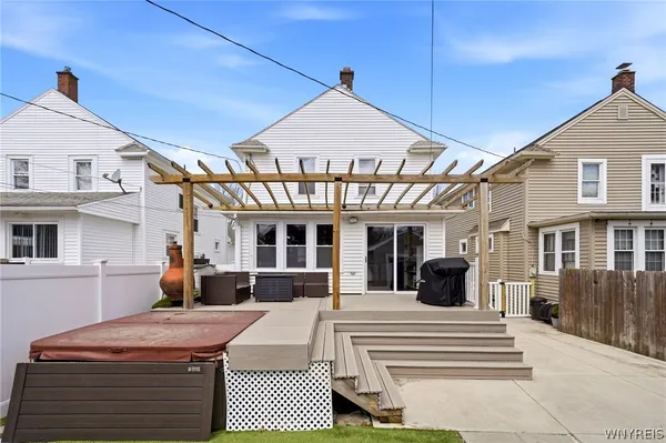 $300,000 | 17 Crosby Avenue, Tonawanda, NY 14217