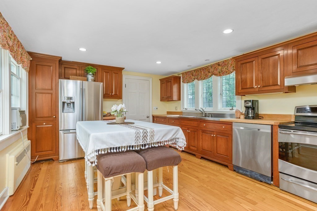 10 Highland Road Lakeville, MA 02347 - Photo 6 of 42 Gallery Image 6