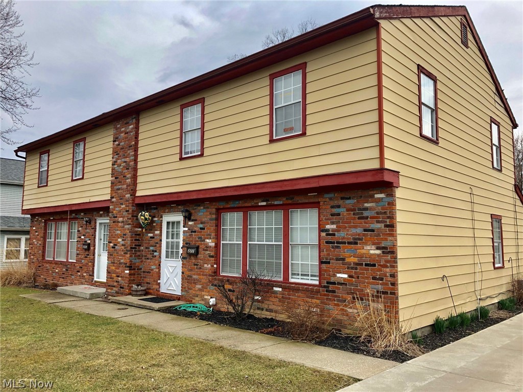 275 Sheldon Road, Unit 77 Berea, OH 44017 - Photo 2 of 18 Gallery Image 2