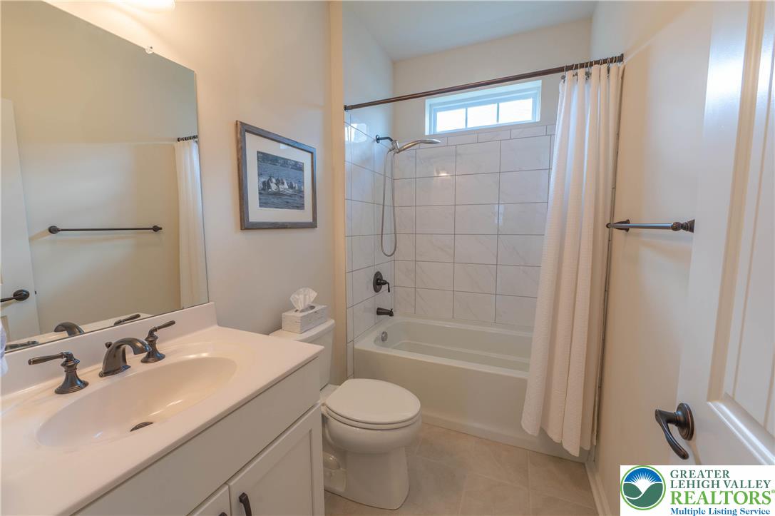 4085 Eveningstar Road Emmaus, PA 18049 - Photo 16 of 20 Gallery Image 16