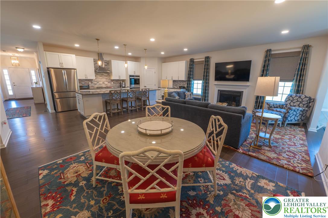 4085 Eveningstar Road Emmaus, PA 18049 - Photo 3 of 20 Gallery Image 3
