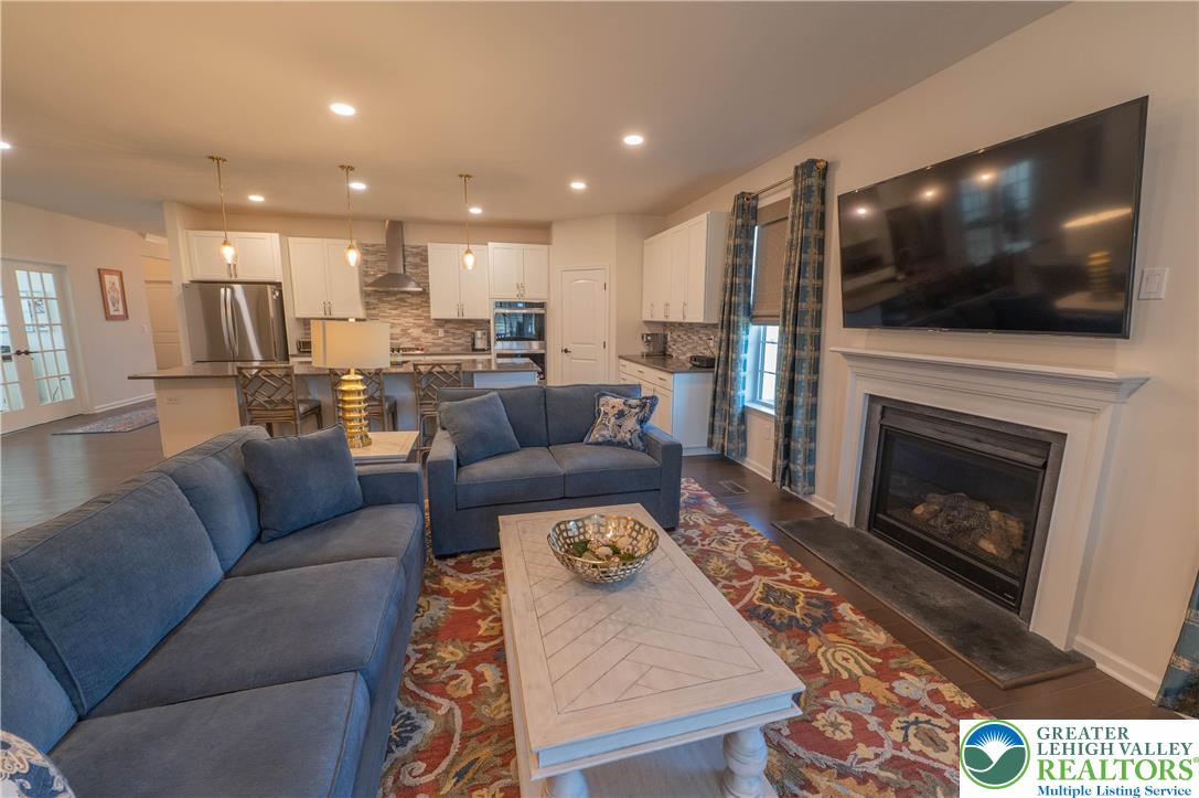 4085 Eveningstar Road Emmaus, PA 18049 - Photo 5 of 20 Gallery Image 5