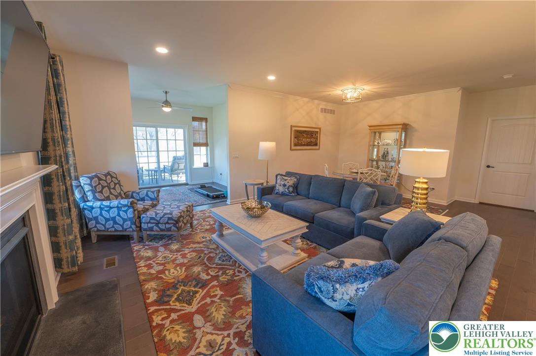 4085 Eveningstar Road Emmaus, PA 18049 - Photo 6 of 20 Gallery Image 6