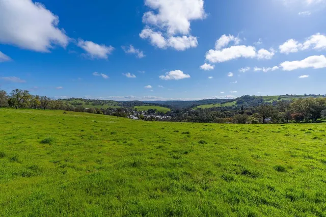 a view of an outdoor space and yard