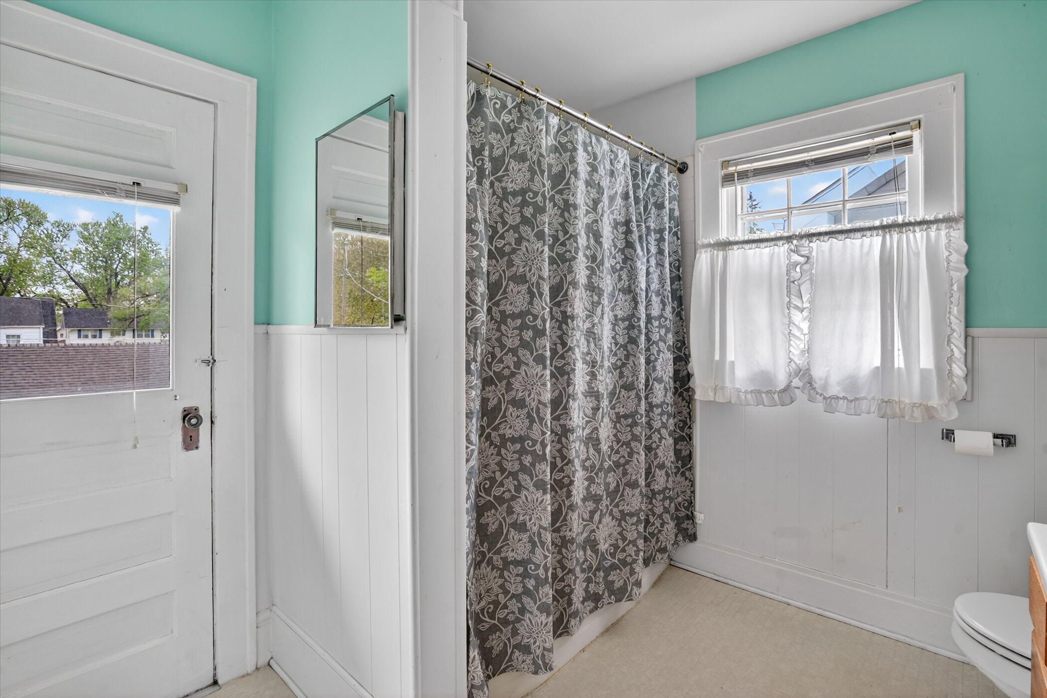 747 Crescent Road Jackson, MI 49203 - Photo 31 of 60 31-747-Crescent-Rd-WindowStill-Real-Esta
