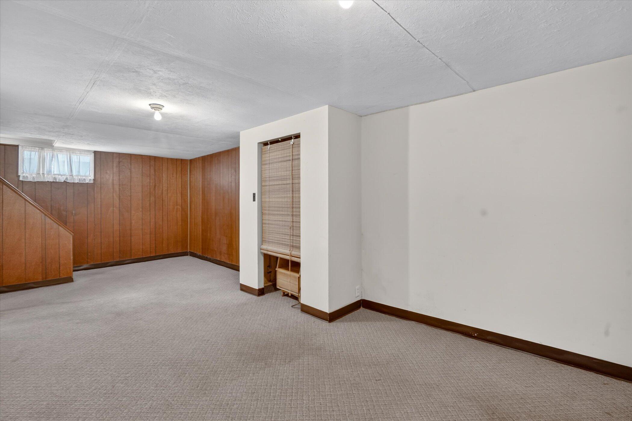 747 Crescent Road Jackson, MI 49203 - Photo 34 of 60 34-747-Crescent-Rd-WindowStill-Real-Esta