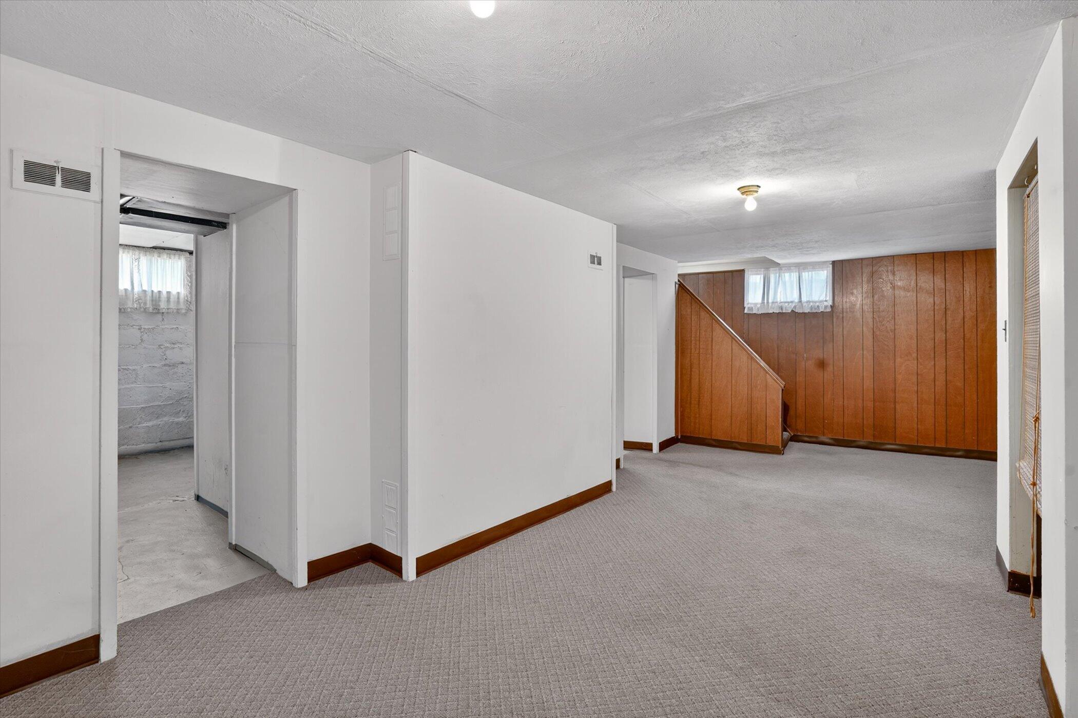 747 Crescent Road Jackson, MI 49203 - Photo 35 of 60 36-747-Crescent-Rd-WindowStill-Real-Esta