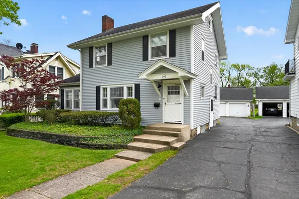 $206,500 | 747 Crescent Road, Jackson, MI 49203