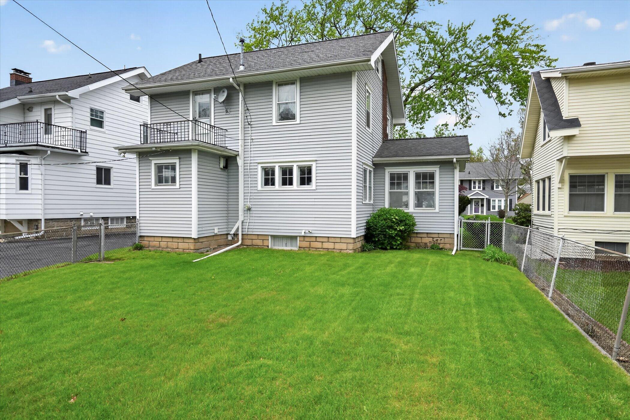 747 Crescent Road Jackson, MI 49203 - Photo 45 of 60 46-747-Crescent-Rd-WindowStill-Real-Esta