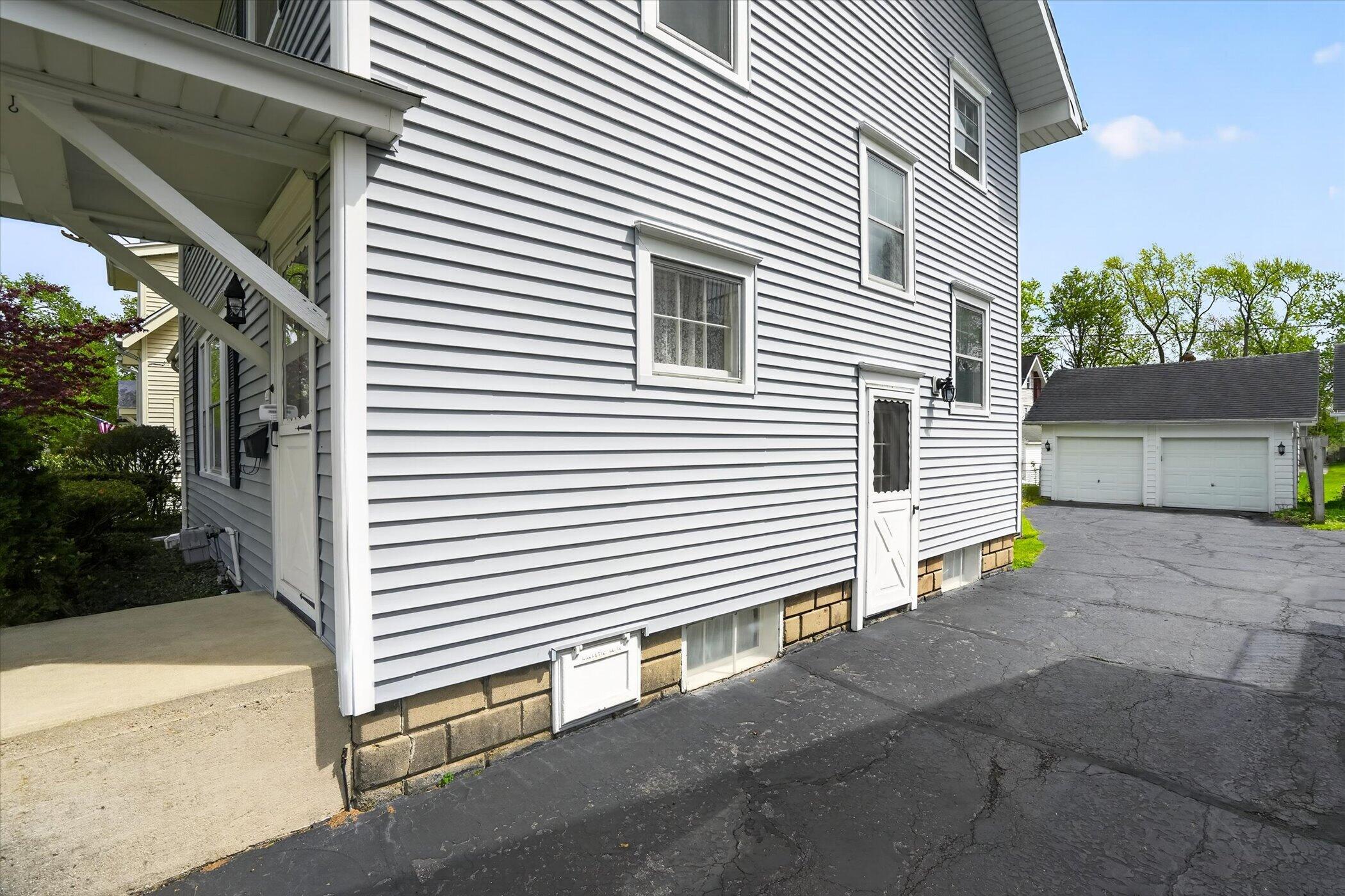 747 Crescent Road Jackson, MI 49203 - Photo 47 of 60 48-747-Crescent-Rd-WindowStill-Real-Esta