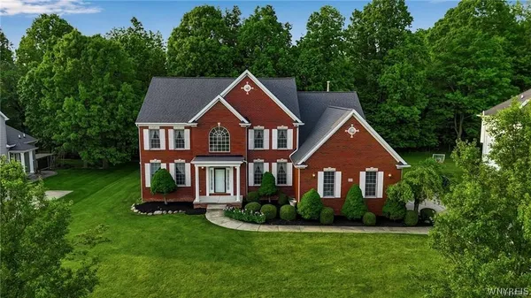 $889,900 | 6017 Corinne Lane, Clarence, NY 14032