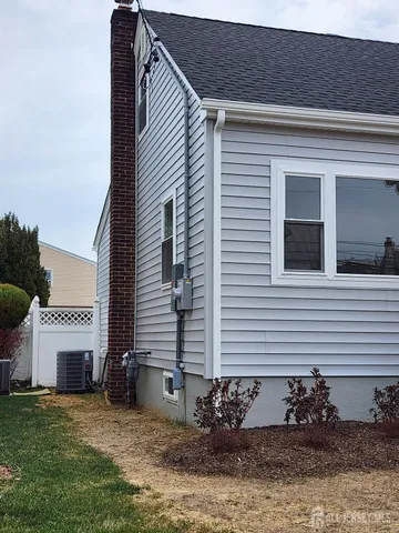 a view of a white house