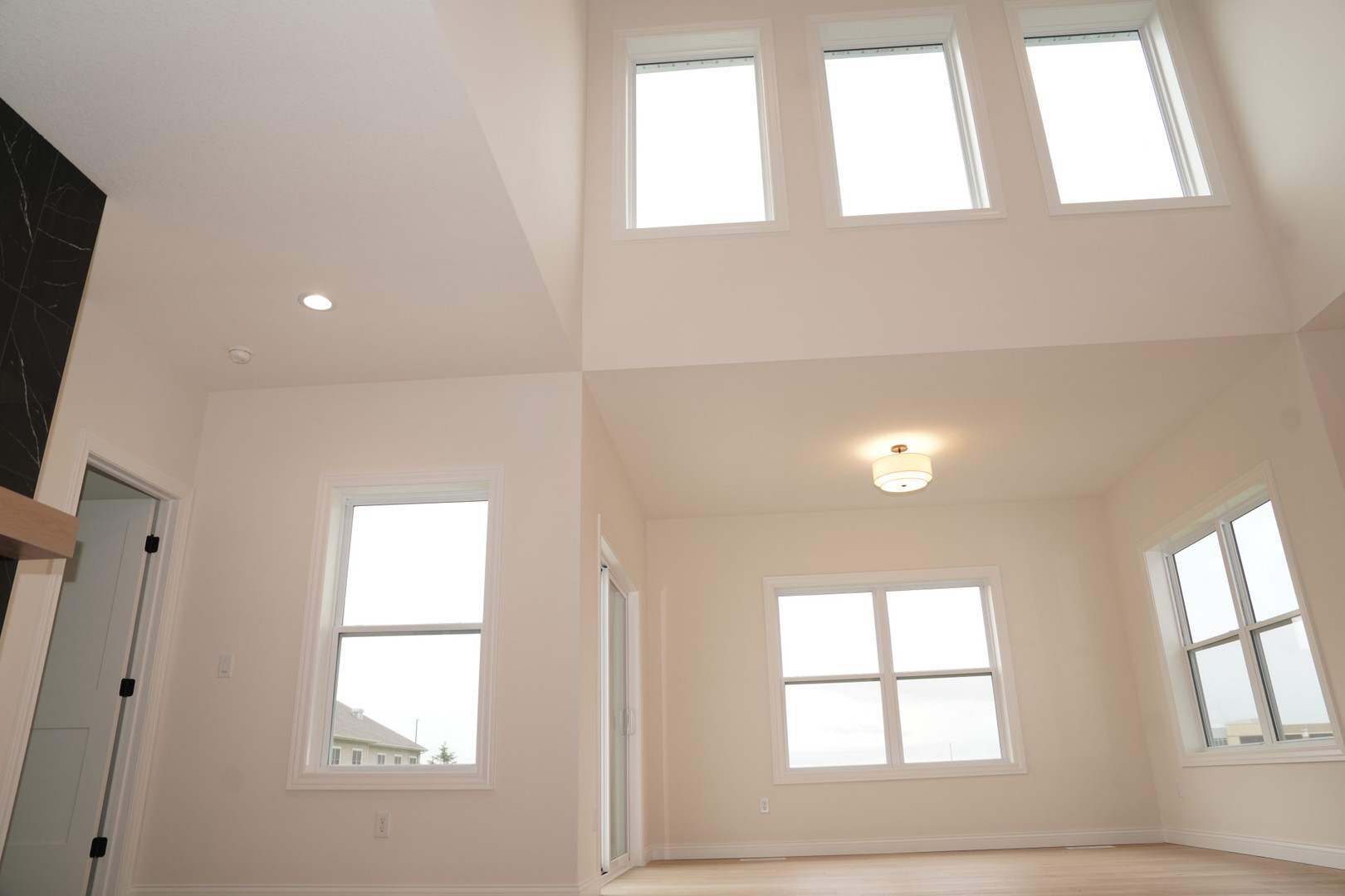 1313 Woodbine Road Bloomington, IL 61704 - Photo 3 of 23