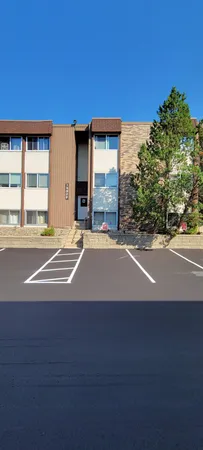 $79,900 | 12922 Nicollet Avenue, Unit 202, Burnsville, MN 55337