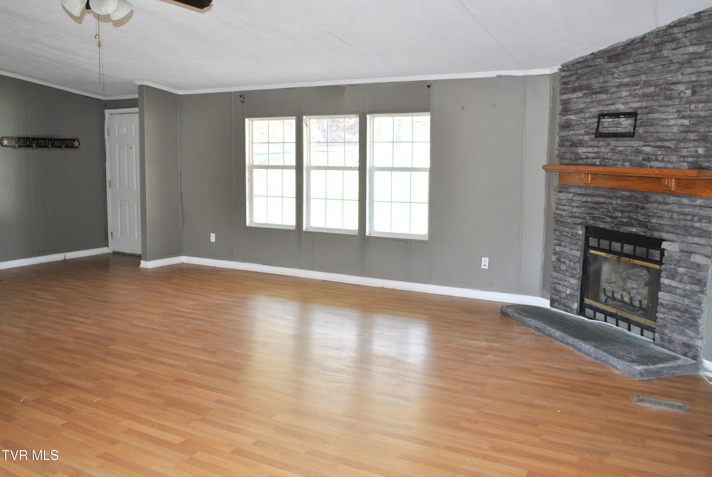 242 Middle Creek Road Cedar Bluff, VA 24609 - Photo 12 of 28 c2ba6789-11b0-46f2-b84e-87872a173506 (1)