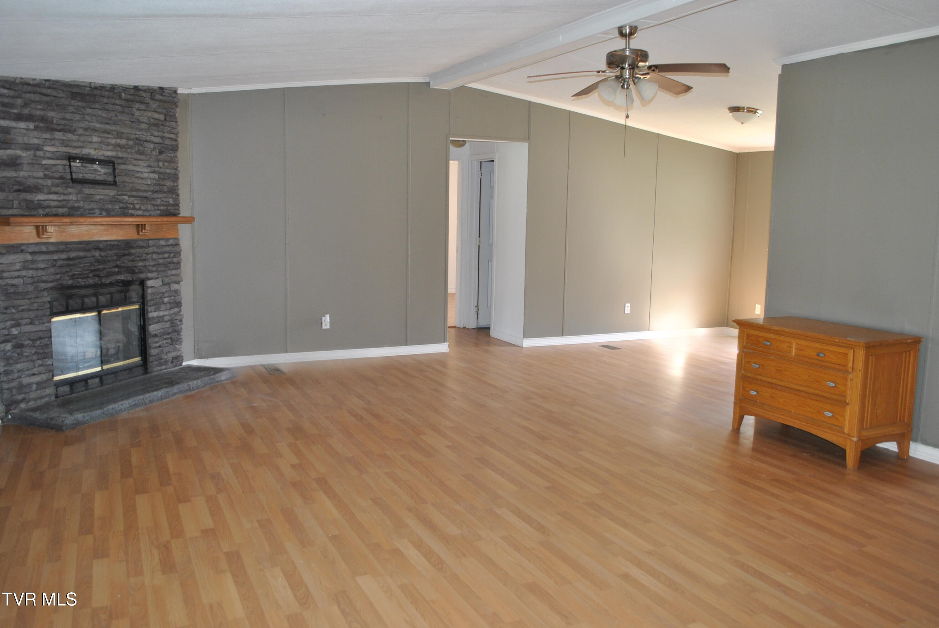 242 Middle Creek Road Cedar Bluff, VA 24609 - Photo 10 of 28 Living-Room-1