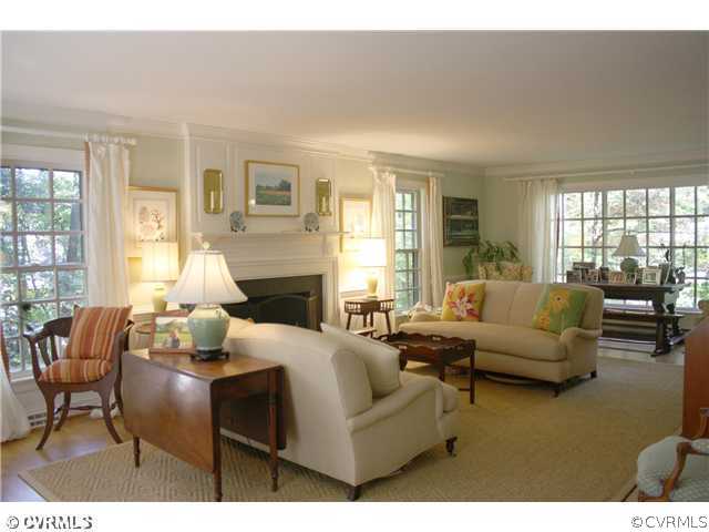 4232 Shirley Road Richmond, VA 23225 - Photo 2 of 12 Living Room