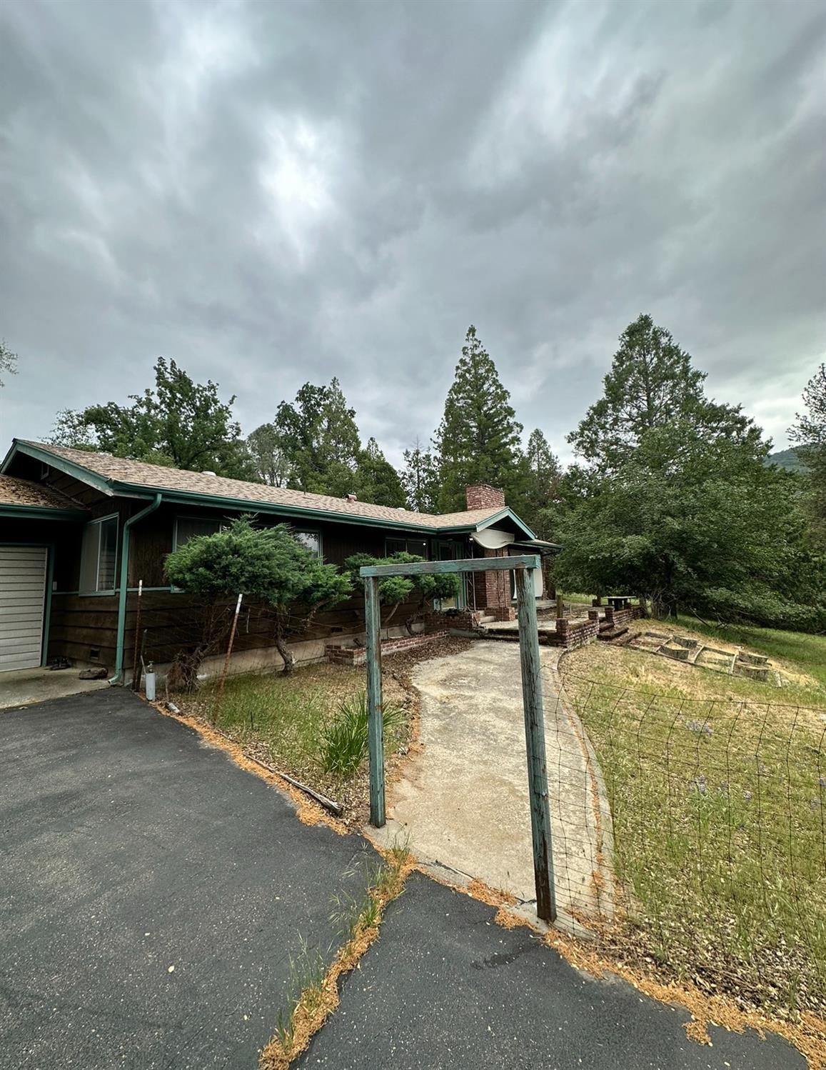 39563 Pine Ridge Road Oakhurst, CA 93644 - Photo 3 of 26 Gallery Image 3