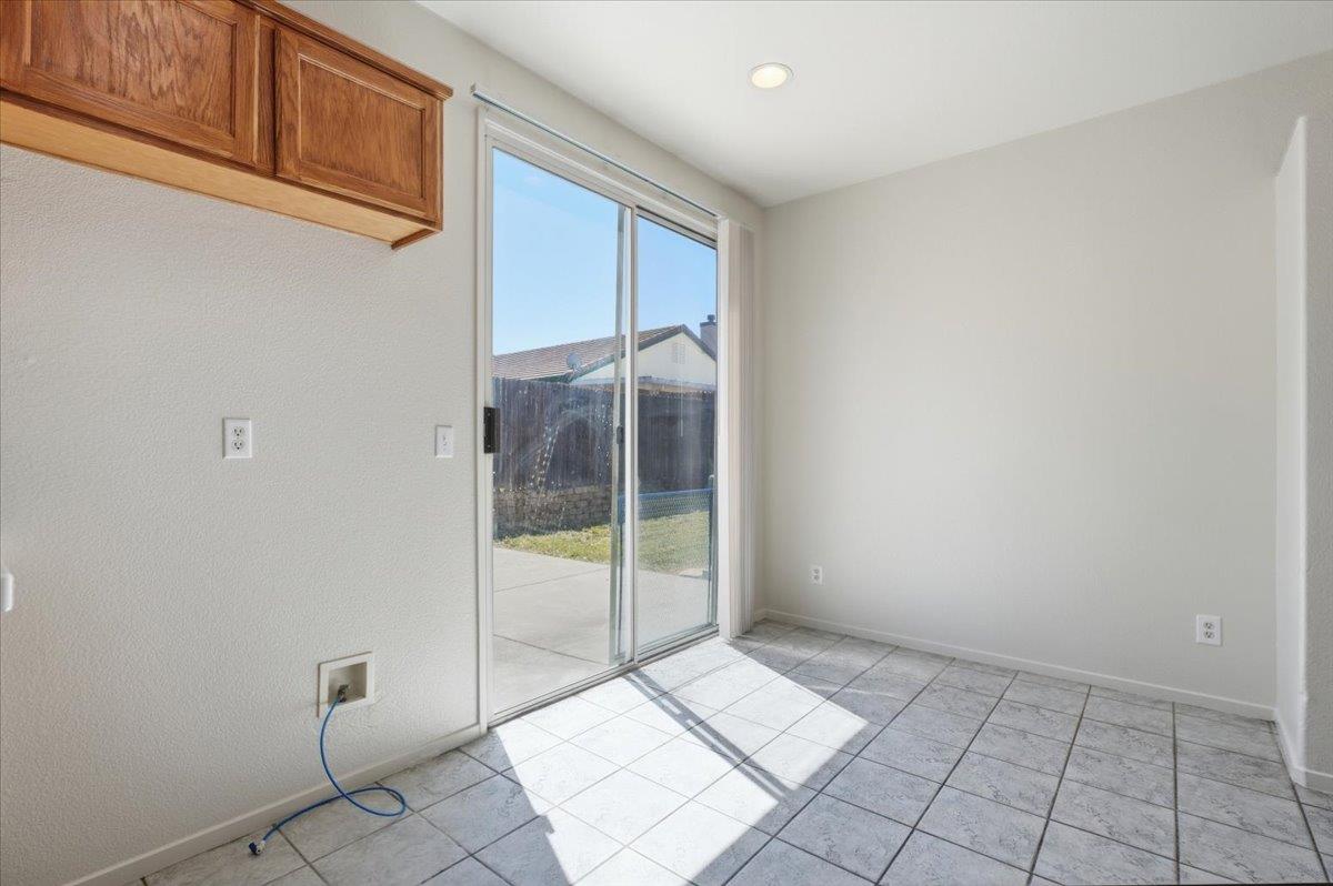 6820 Ranch House Way Citrus Heights, CA 95621 - Photo 13 of 34
