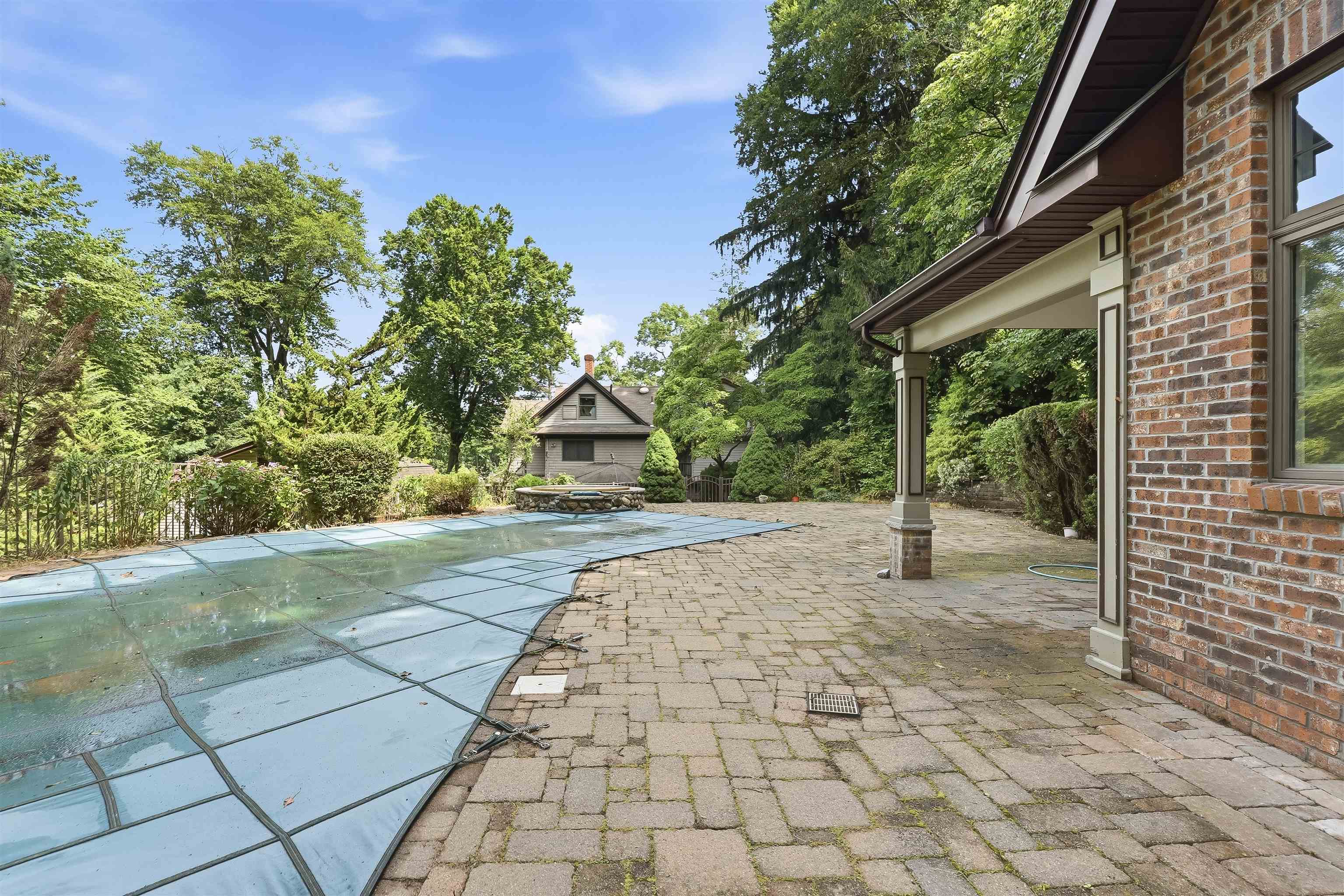 41 Crest Road Hillsdale, NJ 07642 - Photo 41 of 44 Gallery Image 41