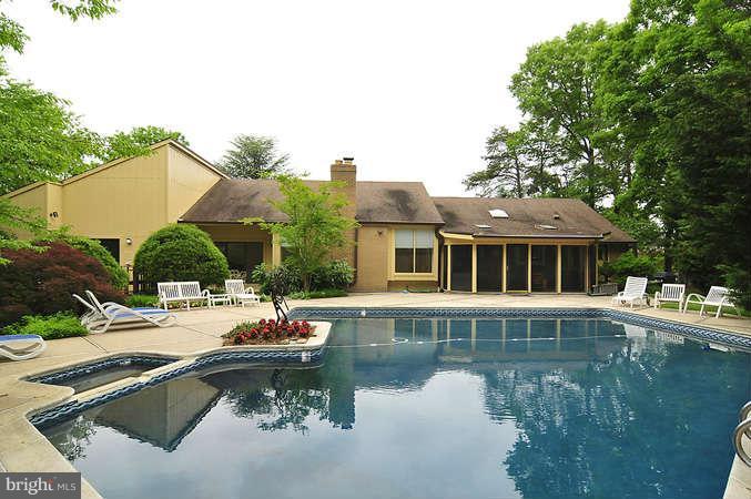9909 Bluegrass Road Potomac, MD 20854 - Photo 10 of 11 Pool - Exterior
