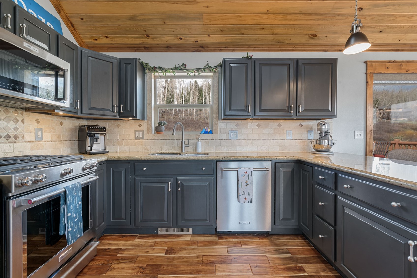 57415 Clara Way Clark, CO 80428 - Photo 8 of 38 Gallery Image 8