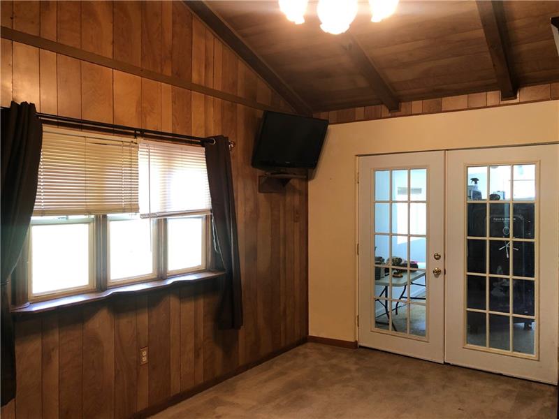 185 Spring Grove Road Pittsburgh, PA 15235 - Photo 11 of 25 Gallery Image 11