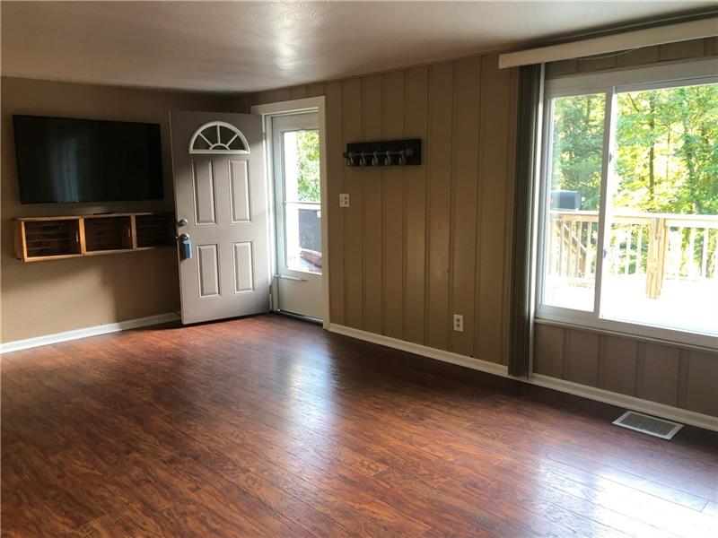 185 Spring Grove Road Pittsburgh, PA 15235 - Photo 3 of 25 Gallery Image 3