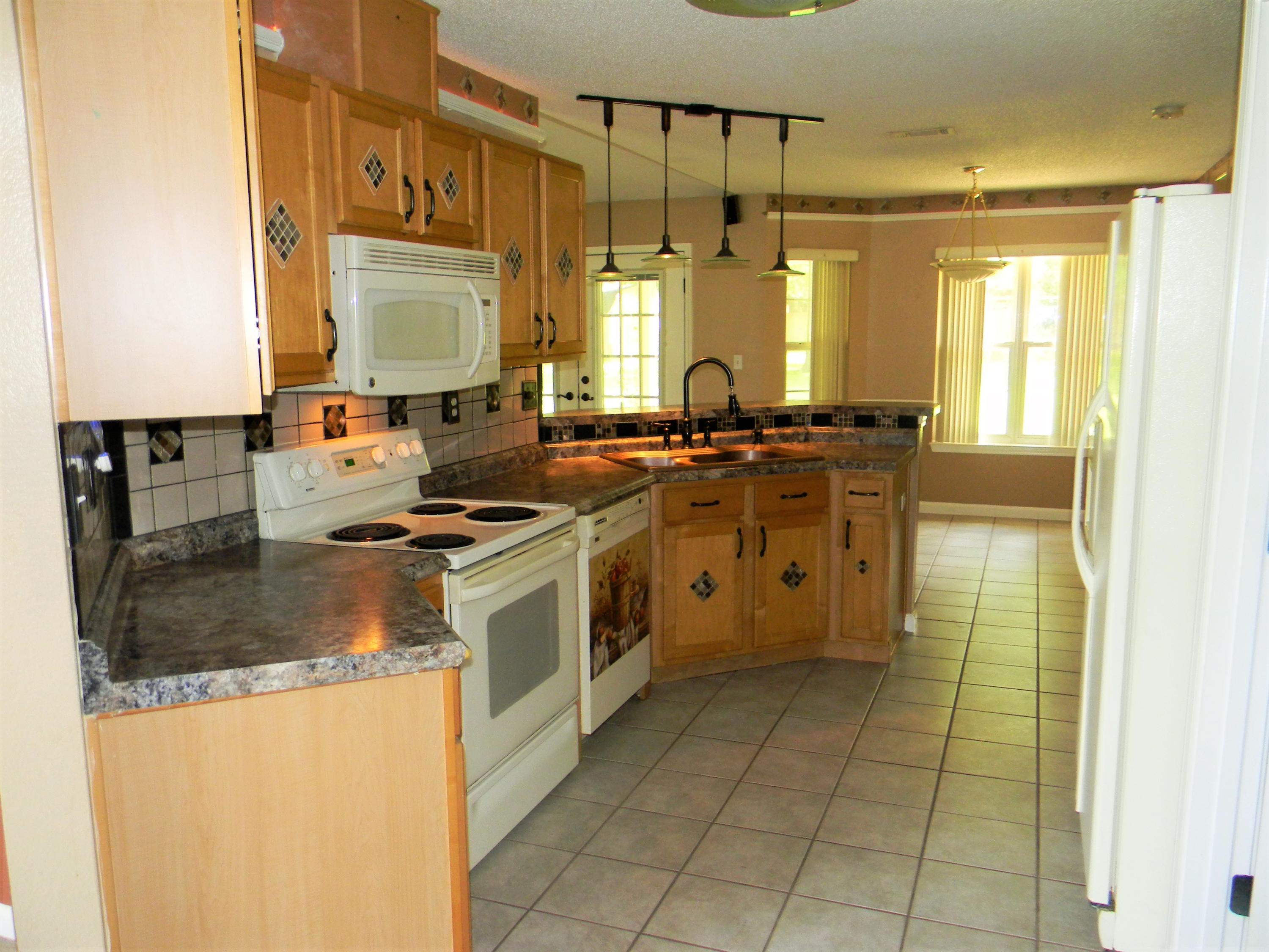 5808 Frances Street Crestview, FL 32539 - Photo 19 of 60 Kitchen 1