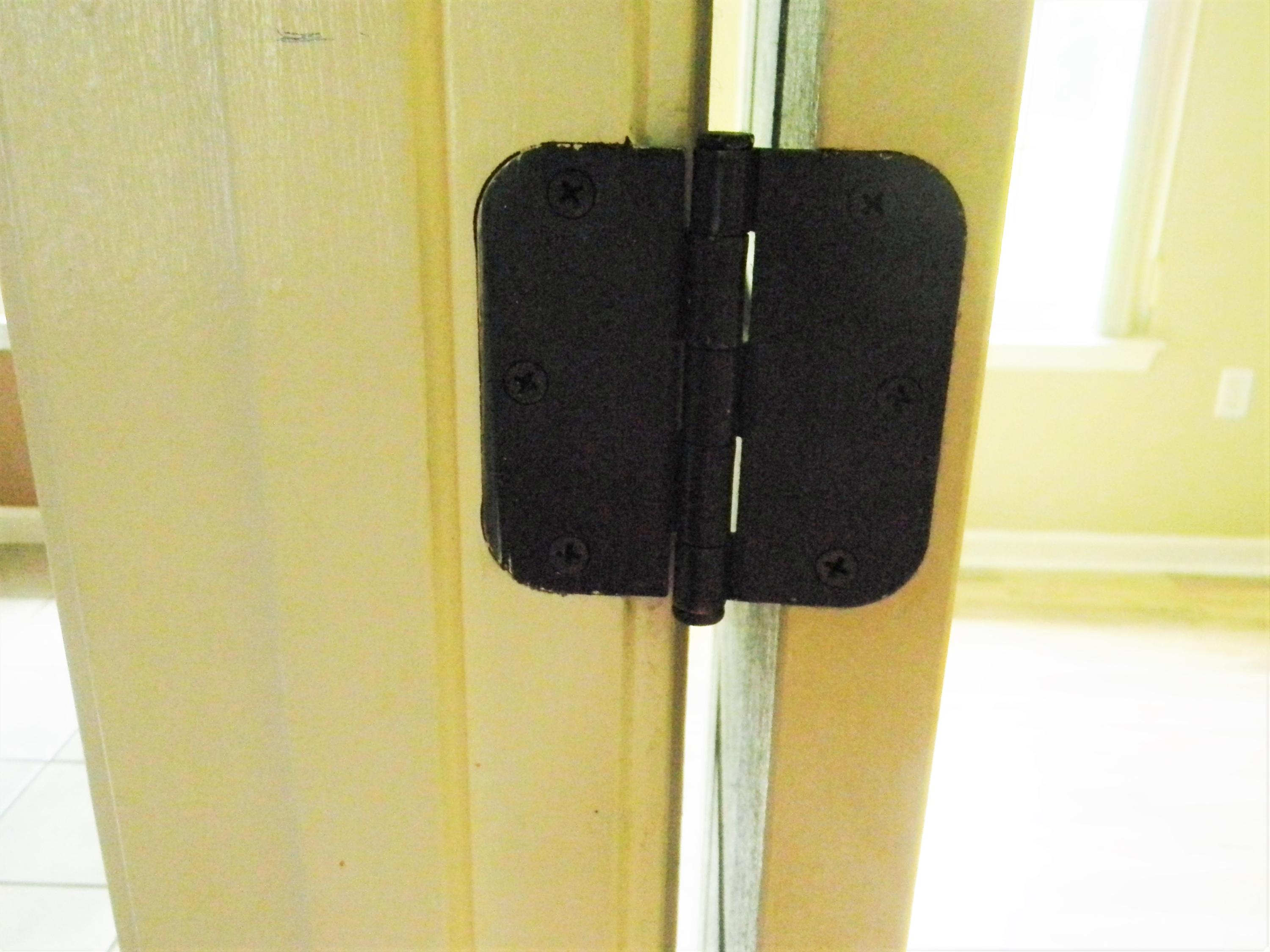 5808 Frances Street Crestview, FL 32539 - Photo 41 of 60 Oil Rubbed bronze hinges